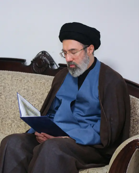 حضرت آیت‌الله سید مجتبی حسینی خامنه‌ای