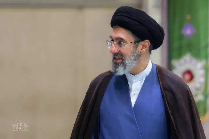 حضرت آیت‌الله سید مجتبی حسینی خامنه‌ای